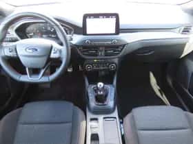 Ford Focus (2023) thumbnail 3