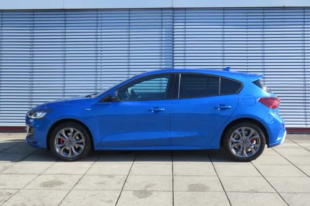 Ford Focus (2023) thumbnail 5