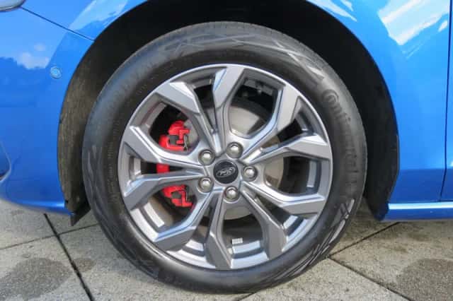 Ford Focus (2023) thumbnail 7