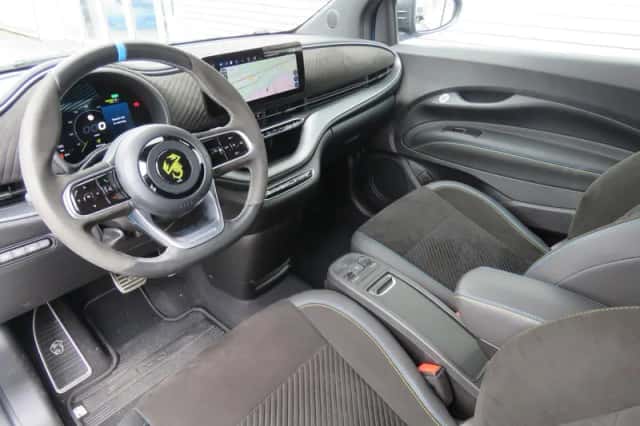 Abarth 500e (2024) thumbnail 17