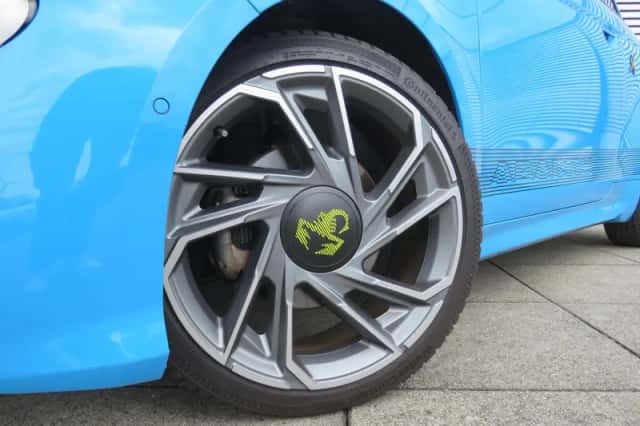 Abarth 500e (2024) thumbnail 4