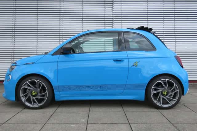 Abarth 500e (2024) thumbnail 8