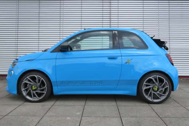 Abarth 500e (2024) thumbnail 9