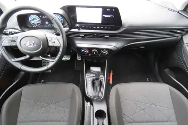Hyundai Bayon (2022) thumbnail 3