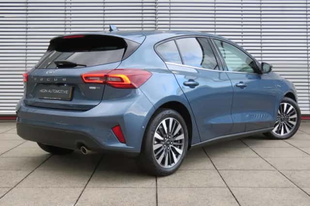 Ford Focus (2023) thumbnail 2