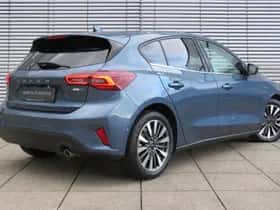 Ford Focus (2023) thumbnail 2