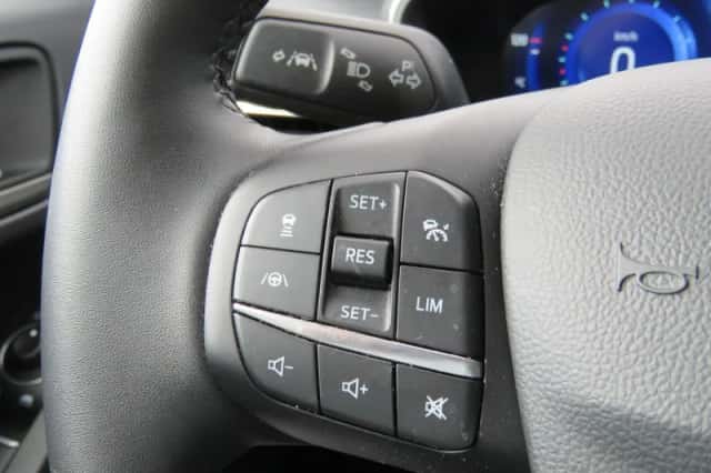 Ford Focus (2023) thumbnail 13