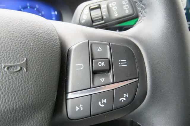 Ford Focus (2023) thumbnail 16