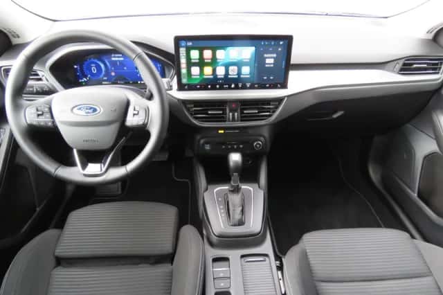 Ford Focus (2023) thumbnail 3