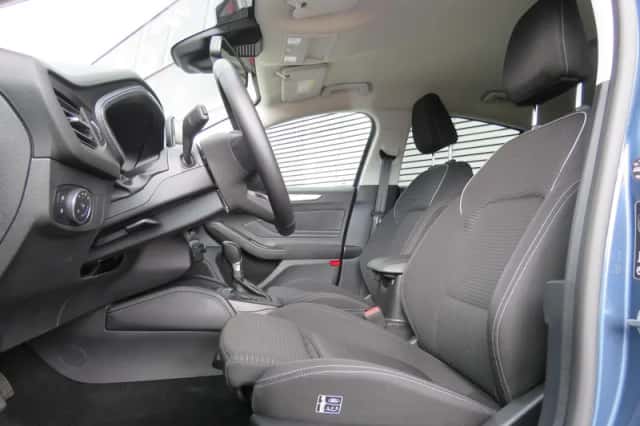 Ford Focus (2023) thumbnail 10