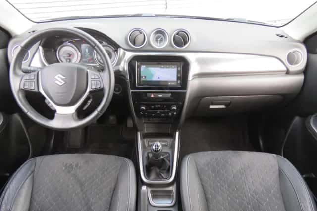 Suzuki Vitara (2019) thumbnail 3