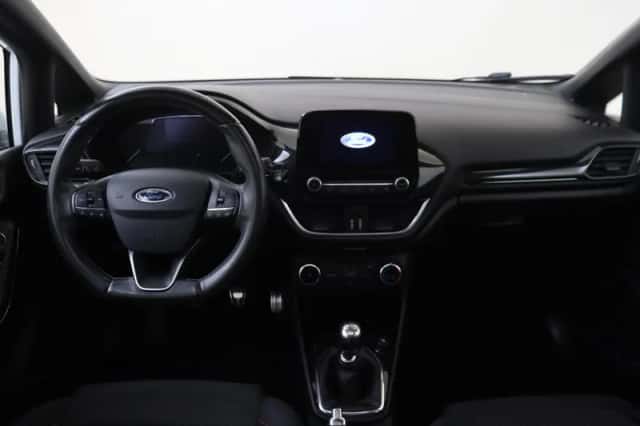 Ford Fiesta (2017) thumbnail 2