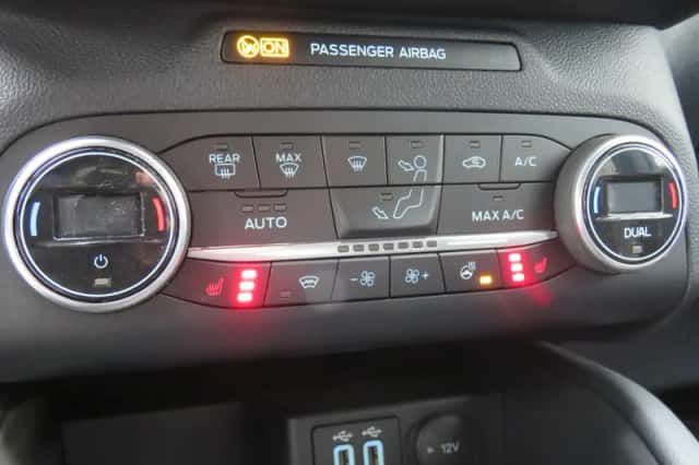 Ford Kuga (2021) thumbnail 25