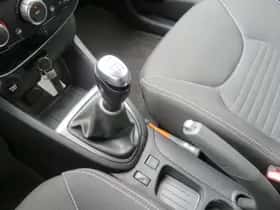 Renault Clio (2017) thumbnail 14