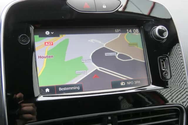 Renault Clio (2017) thumbnail 17