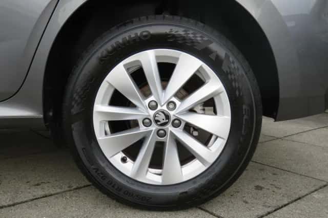 Škoda Kamiq (2025) thumbnail 4