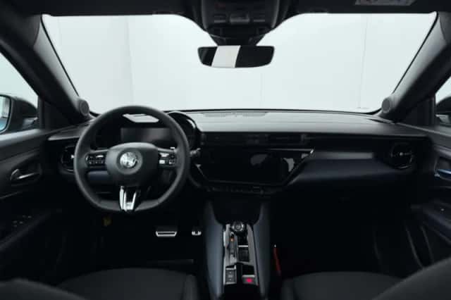 Alfa Romeo Junior (2026) thumbnail 2