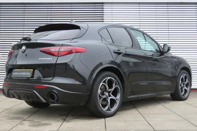 Alfa Romeo Stelvio (2022) thumbnail 2