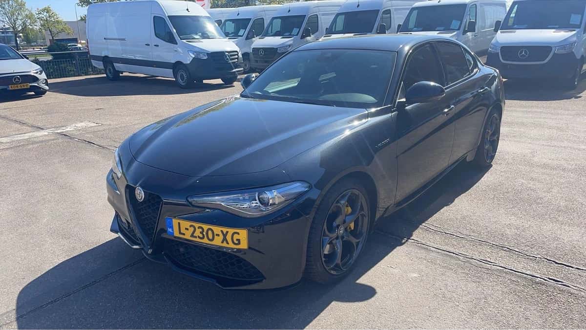 Alfa Romeo Giulia (2021) — foto 1