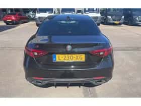 Alfa Romeo Giulia (2021) thumbnail 5