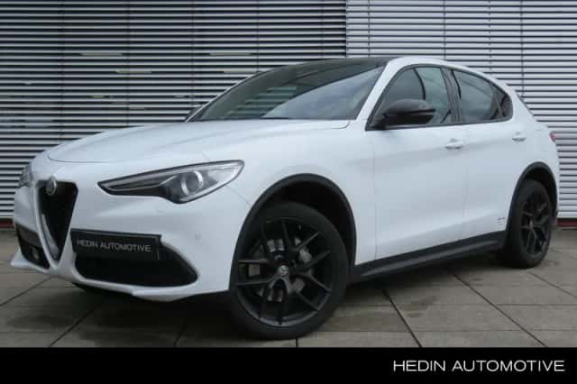 Alfa Romeo Stelvio (2019) thumbnail 1