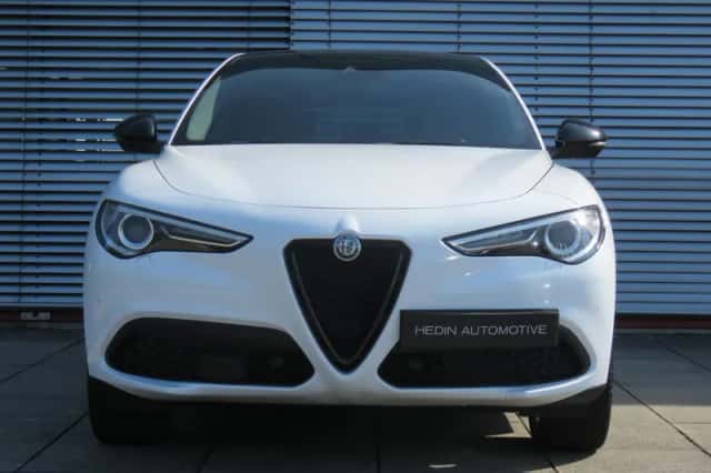 Alfa Romeo Stelvio (2019) thumbnail 6