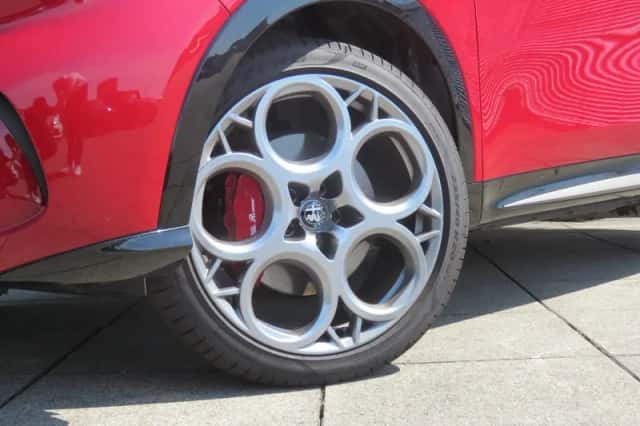 Alfa Romeo Tonale (2023) thumbnail 5