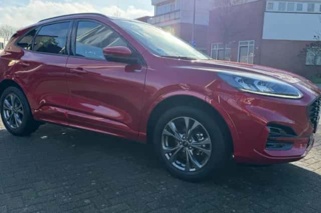 Ford Kuga (2024) thumbnail 3