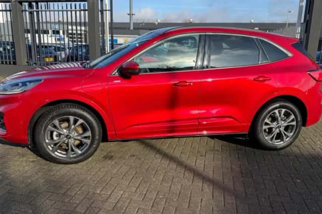 Ford Kuga (2024) thumbnail 4