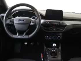 Ford Focus (2022) thumbnail 2