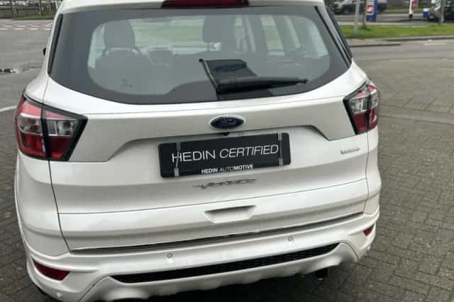 Ford Kuga (2018) thumbnail 4
