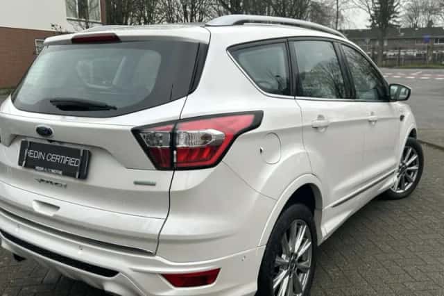 Ford Kuga (2018) thumbnail 5