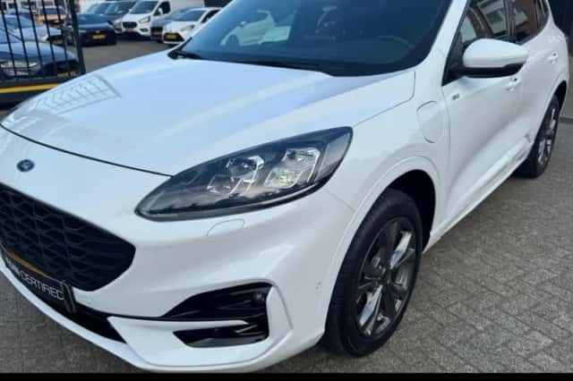 Ford Kuga (2022) thumbnail 1
