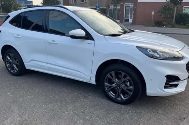 Ford Kuga (2022) thumbnail 5