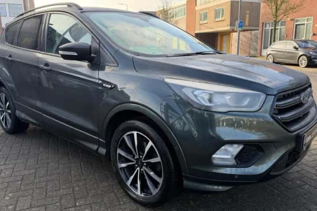 Ford Kuga (2018) thumbnail 4
