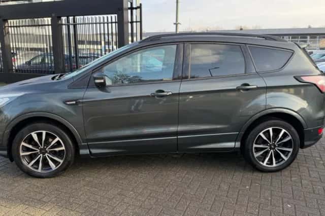 Ford Kuga (2018) thumbnail 5