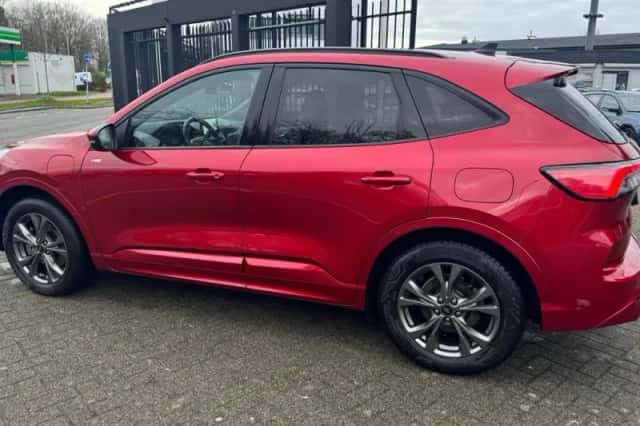 Ford Kuga (2021) thumbnail 4