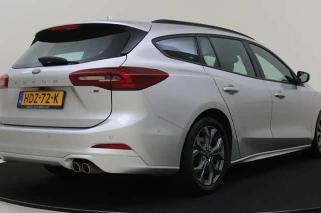 Ford Focus (2023) thumbnail 5