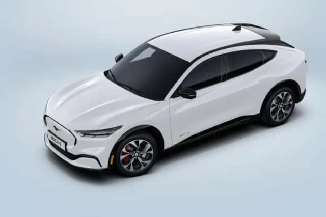Ford Mustang Mach-E (2026) thumbnail 4