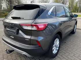 Ford Kuga (2023) thumbnail 3