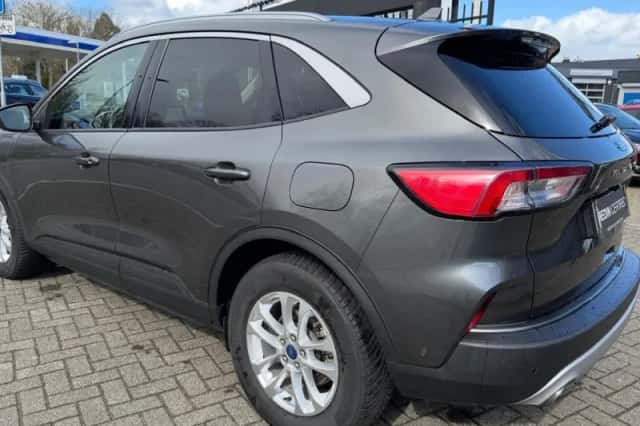 Ford Kuga (2023) thumbnail 4