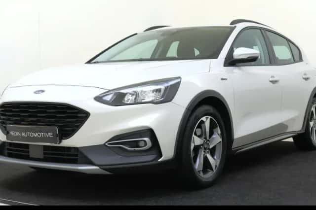 Ford Focus (2021) thumbnail 1