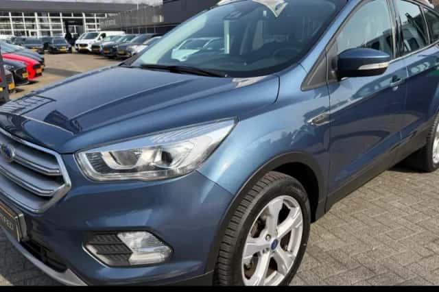 Ford Kuga (2019) thumbnail 1