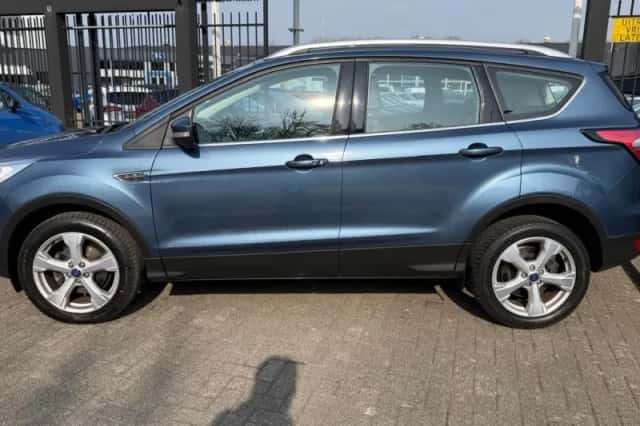 Ford Kuga (2019) thumbnail 2
