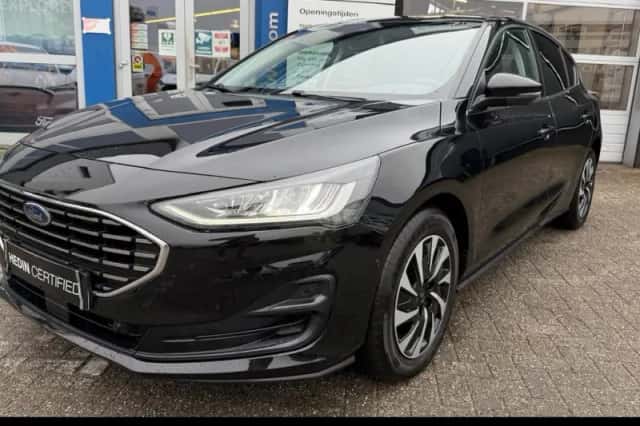 Ford Focus (2022) thumbnail 1
