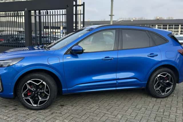 Ford Kuga (2025) thumbnail 3