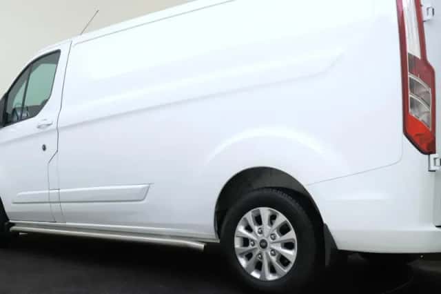 Ford Transit Custom (2023) thumbnail 3