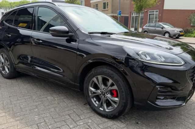 Ford Kuga (2024) thumbnail 4
