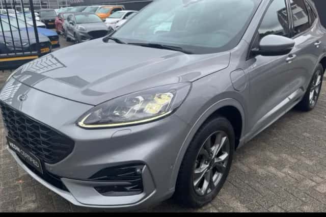 Ford Kuga (2023) thumbnail 1