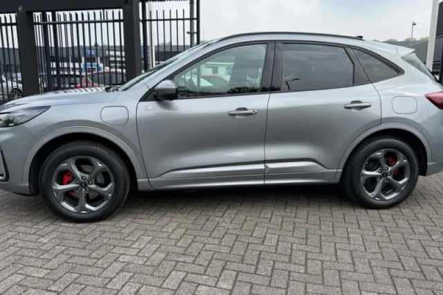 Ford Kuga (2025) thumbnail 4